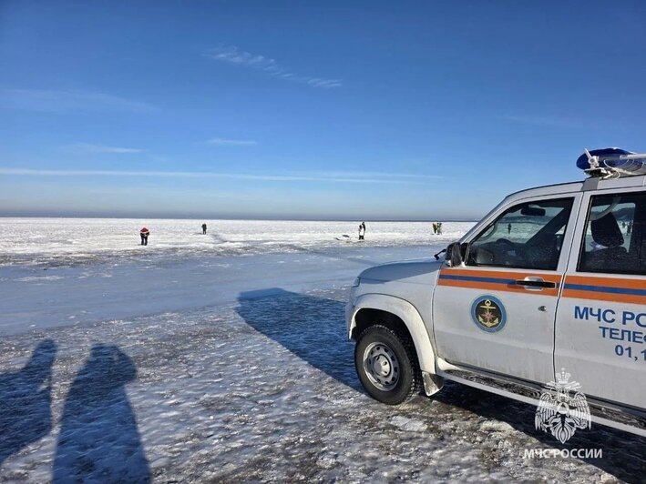 Калининградцы продолжают выходить на лёд моря и рек, несмотря на предупреждения спасателей — МЧС - Новости Калининграда | Фото: сообщество МЧС Калининградской области / «ВКонтакте»