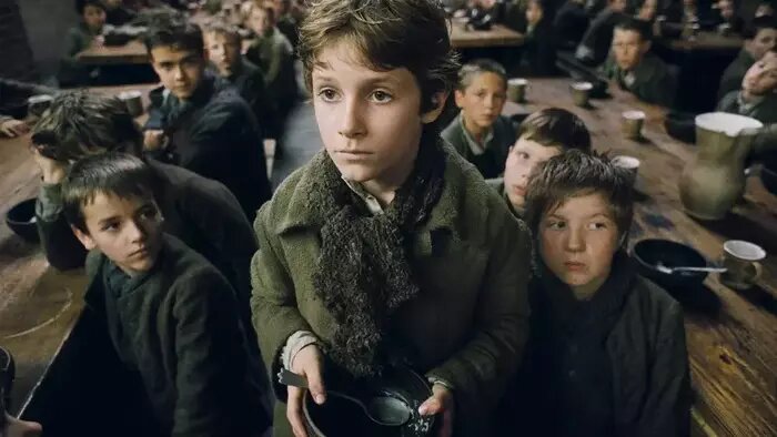  «Большие надежды» на вечер: 7 отличных экранизаций Диккенса, которые можно посмотреть в его день рождения - Новости Калининграда | Кадр из фильма «Оливер Твист»