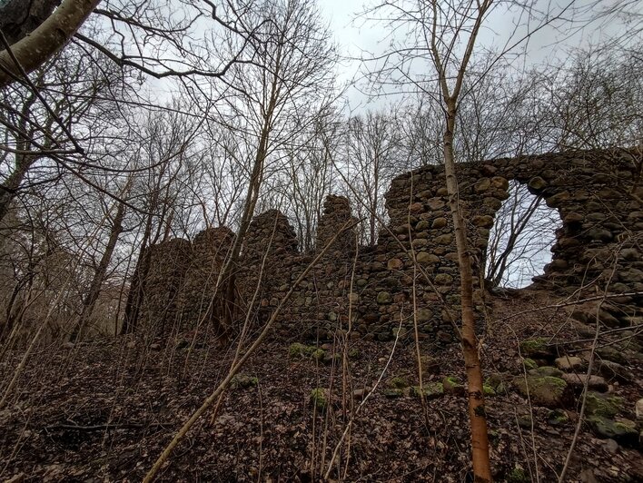 Руины замка Каймен | Фото: архив Аркадия Жердева и Алёны Михайловой