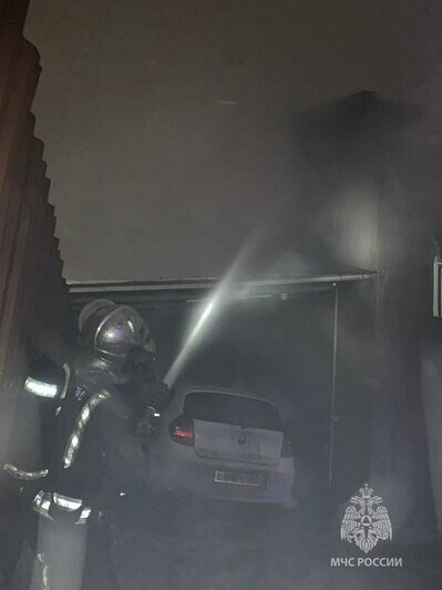 На месте происшествия работают экстренные службы и правоохранительные органы | Фото: Прокуратура Калининградской области, ГУ МЧС по Калининградской области 