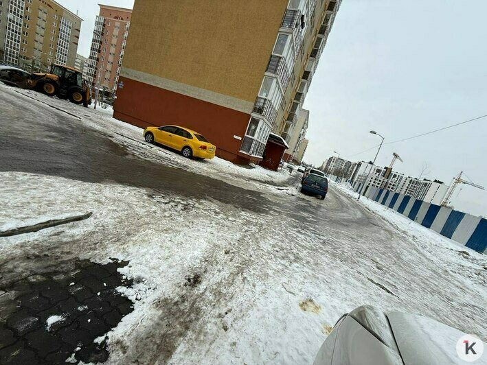 В Калининграде принялись латать одни улицы, а с других даже не убрали лёд (фото, видео) - Новости Калининграда | Фото Веры Карамышевой