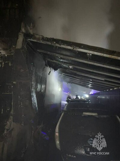 На месте происшествия работают экстренные службы и правоохранительные органы | Фото: Прокуратура Калининградской области, ГУ МЧС по Калининградской области 