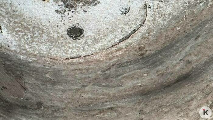 В Калининграде принялись латать одни улицы, а с других даже не убрали лёд (фото, видео) - Новости Калининграда | Фото Софии Сафроновой