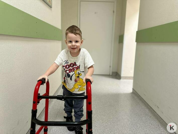 «Улыбчивый и очень добрый парень»: как 6-летний Никита из Калининграда сражается за право ходить и говорить (фото)   - Новости Калининграда