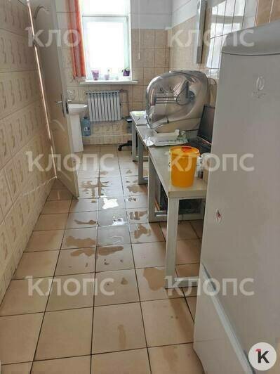 В поликлинике Янтарного ночью прорвало трубу и обвалилось потолочное покрытие (фото)   - Новости Калининграда | Фото предоставили в медучрежедении