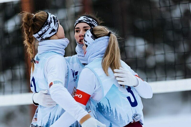 Четвёртая подряд победа: «Локомотив» не отдаёт золото этапов Кубка России по волейболу на снегу - Новости Калининграда | Фото: Всероссийская федерация волейбола