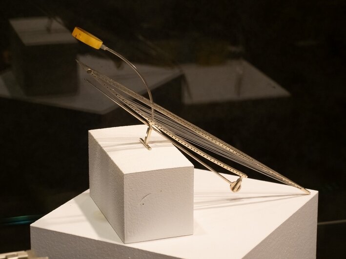 Бумажные украшения и эксперименты с формой: в Музее янтаря открылась выставка «Внимание! Работает авангард» - Новости Калининграда | Фото: Музей янтаря