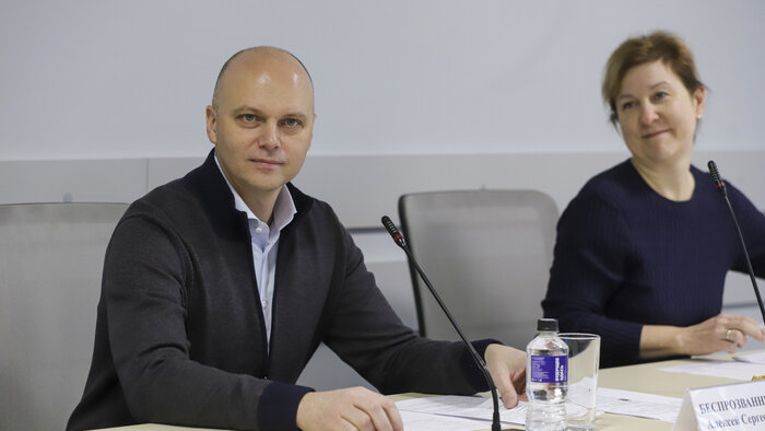 Губернатор Алексей Беспрозванных: поддержка молодых ученых сегодня должна быть и на уровне решения бытовых вопросов, и в части поддержки научных разработок.  | Фото: БФУ им. И. Канта