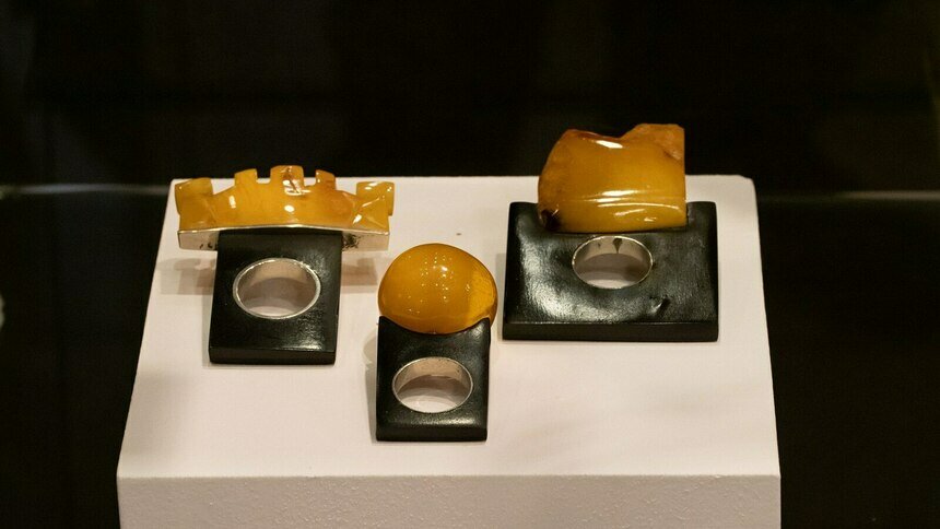 Бумажные украшения и эксперименты с формой: в Музее янтаря открылась выставка «Внимание! Работает авангард» - Новости Калининграда | Фото: Музей янтаря