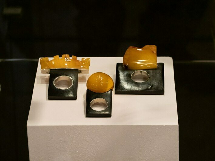 Бумажные украшения и эксперименты с формой: в Музее янтаря открылась выставка «Внимание! Работает авангард» - Новости Калининграда | Фото: Музей янтаря