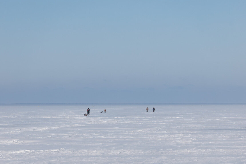 Зимняя рыбалка может быть опасной. | Фото: Александр Мелехов