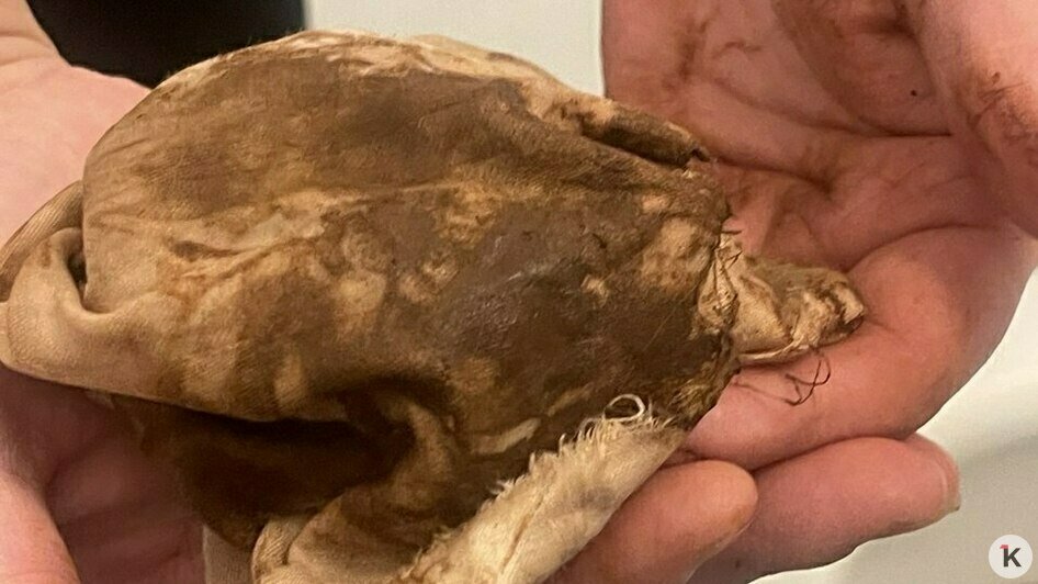 Вот так выглядит тряпка, которой протёрли бачок | Фото: читатель 