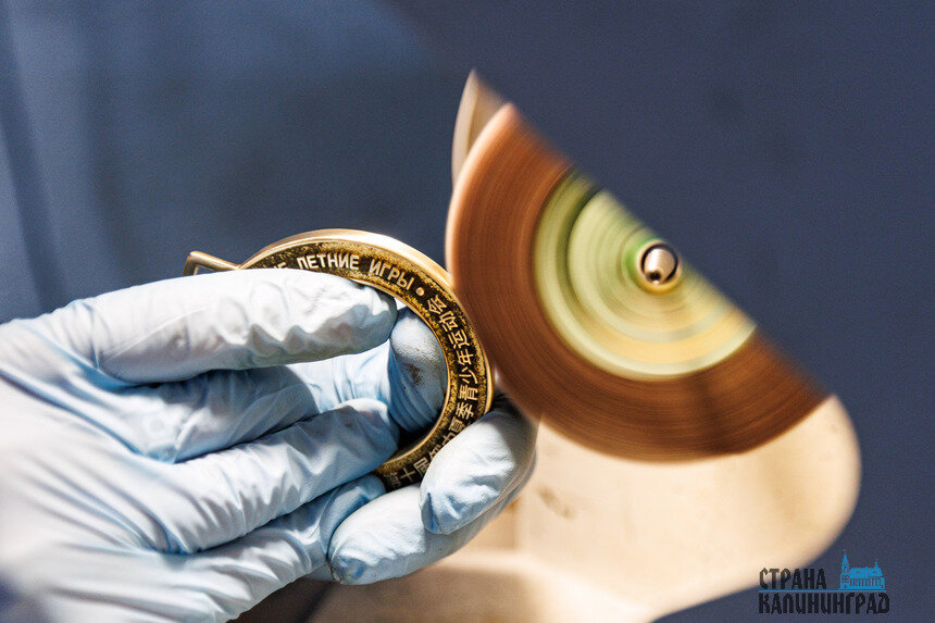 Медали для будущих чемпионов - производство | Фото: Александр Мелехов