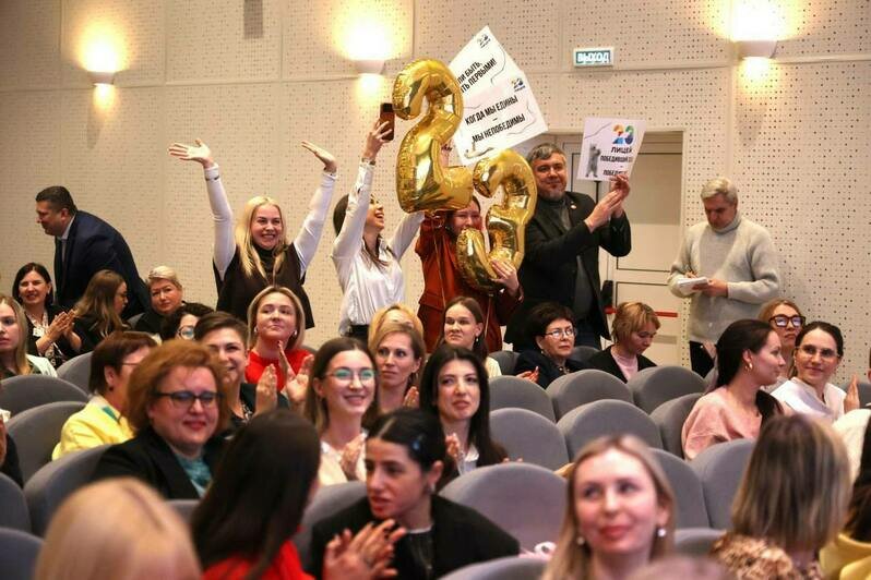 Математик Ирина Киселева из лицея №23 стала лучшим учителем Калининграда | Фото: тг-канал Елены Дятловой