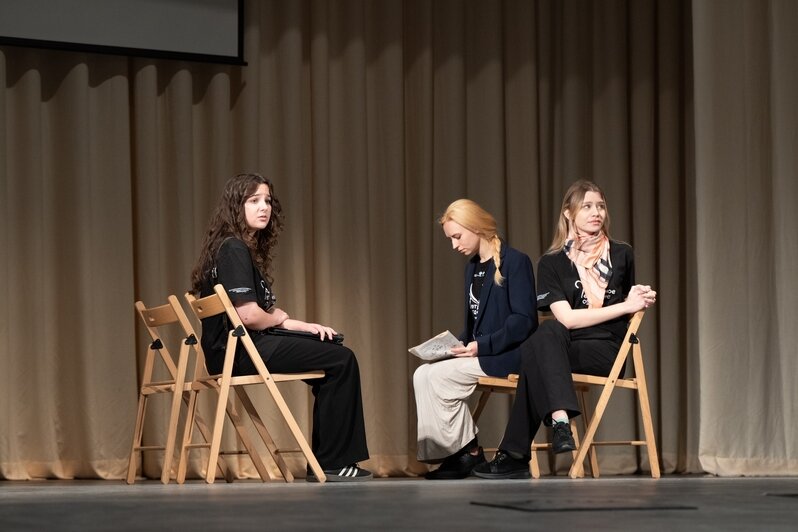 «Ребята не только актёры, но и сценаристы, исследователи, художники»: как работает молодёжный театр в Калининграде - Новости Калининграда | Фото: Театральное отделение МАУ «Молодёжный центр»