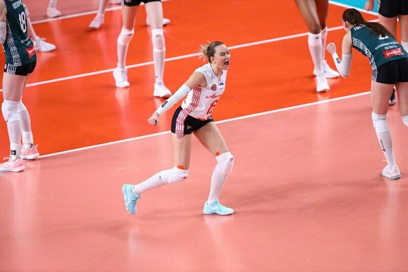 Моменты игры. | Фото: ВК «Локомотив»