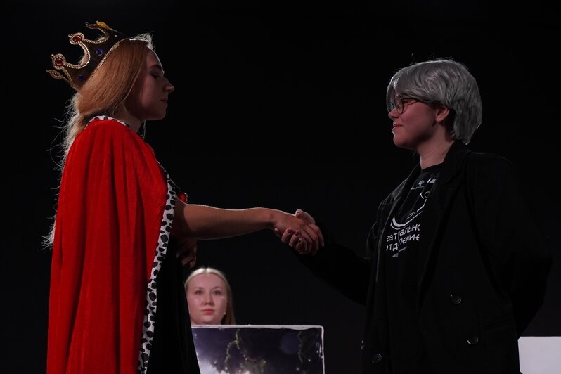 «Ребята не только актёры, но и сценаристы, исследователи, художники»: как работает молодёжный театр в Калининграде - Новости Калининграда | Фото: Театральное отделение МАУ «Молодёжный центр»