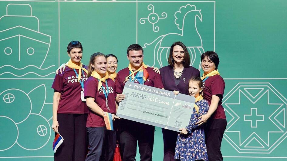 Беспрозванных: пять семей из Калининградской области вышли в финал всероссийского конкурса - Новости Калининграда | Фото: канал губернатора Калининградской области Алексея Беспрозванных / Телеграм