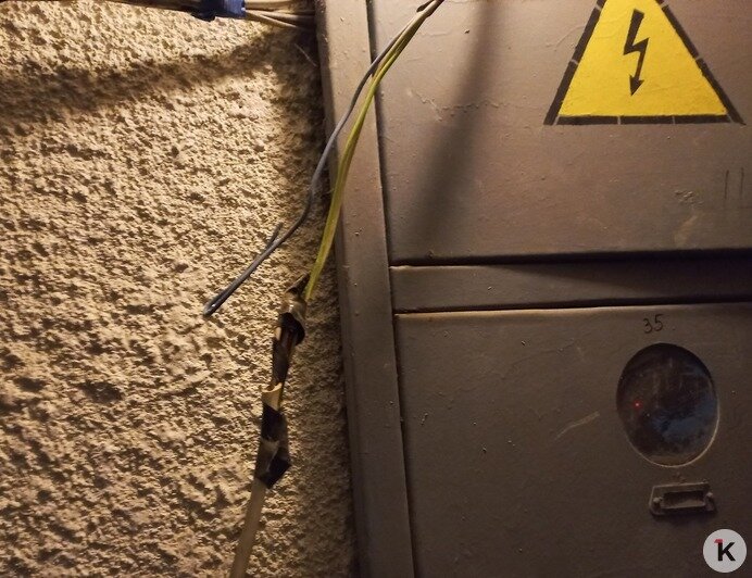 Захламление лестниц жилого дома в Рябиновке нарушает закон и чревато новым пожаром — МЧС   - Новости Калининграда | Фото: Евгений В.