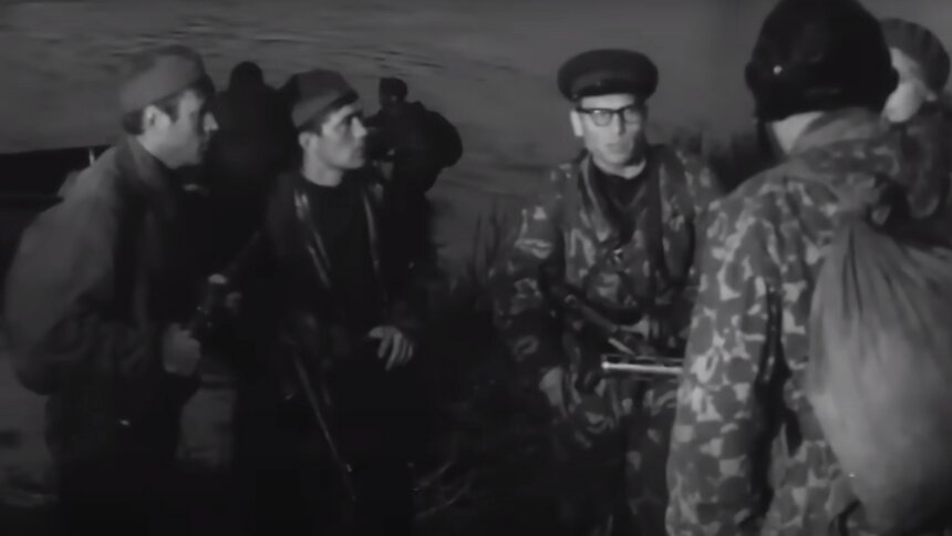 «Парашюты на деревьях»: как снимали кино о легендарной разведгруппе, работавшей на территории Восточной Пруссии - Новости Калининграда | Кадр из фильма «Парашюты на деревьях»