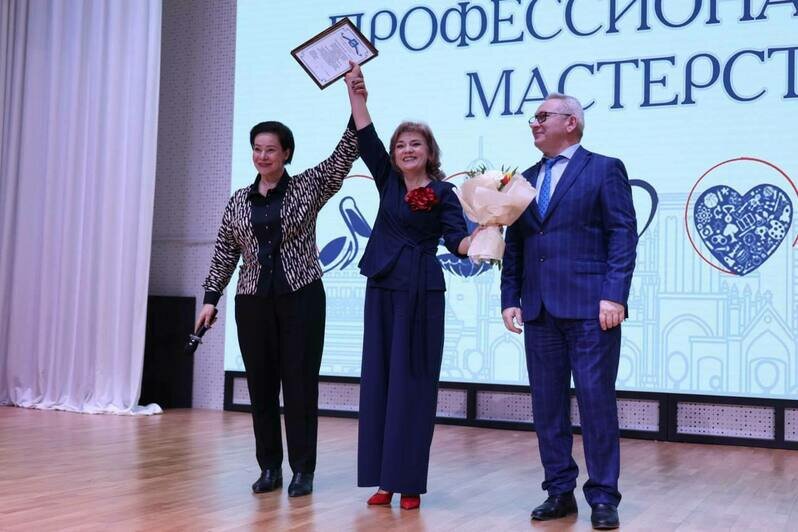 Математик Ирина Киселева из лицея №23 стала лучшим учителем Калининграда | Фото: тг-канал Елены Дятловой