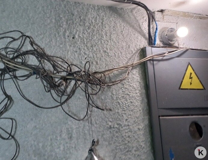 Захламление лестниц жилого дома в Рябиновке нарушает закон и чревато новым пожаром — МЧС   - Новости Калининграда | Фото: Евгений В.