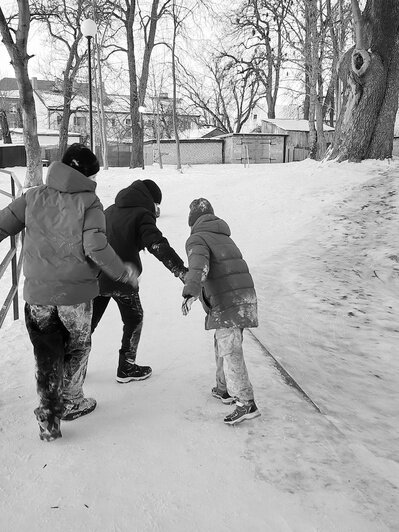 «Ну чем не мы в 80-х?»: житель Полесска снял детей на горке и заставил ностальгировать горожан (фото)   - Новости Калининграда | Фото: Игорь Чугай