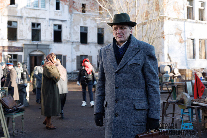 В главных ролях «Чужого города» снимаются Роман Евдокимов, Ксения Трейстер, Игорь Хрипунов. | Фото: Александр Мелехов