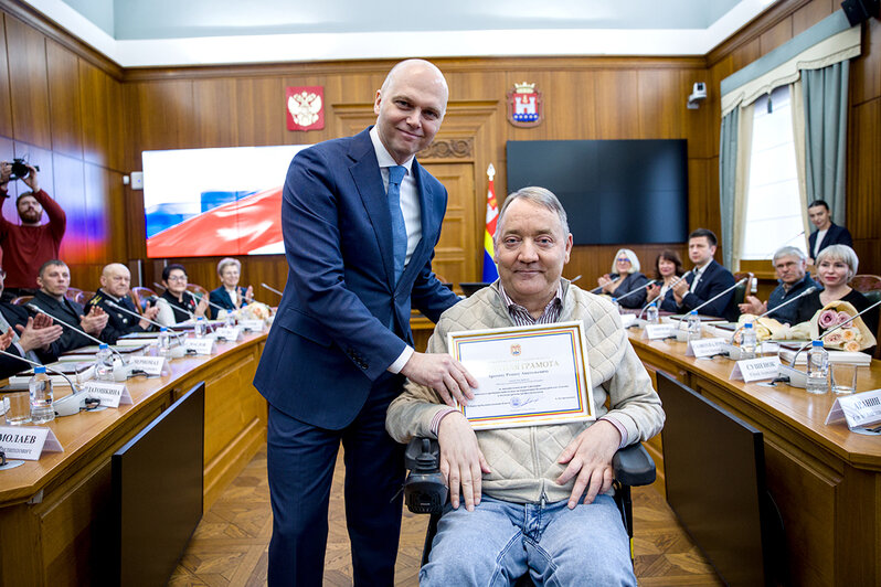 Награды жителям области вручил губернатор Алексей Беспрозванных  | Фото: пресс-служба правительства Калининградской области