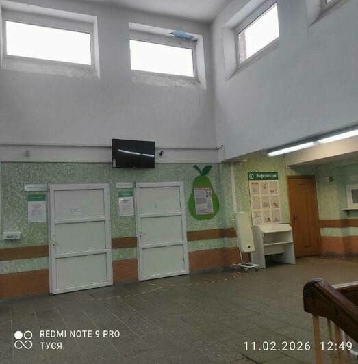 В детской поликлинике Советска прорвало трубу и обвалилось потолочное покрытие (фото)   - Новости Калининграда | Фото предоставили в медучрежедении