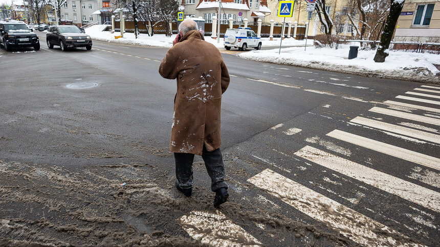 В Зеленоградске пожилых людей решили научить падать и не ломаться - Новости Калининграда | Фото: Александр Подгорчук / Архив «Клопс»