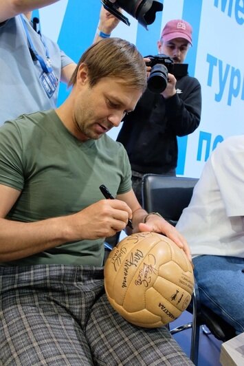 Победитель Лиги чемпионов, Дасаев — в воротах и битва за два миллиона: как завершился турнир «Зимний мяч АВТОТОР — 2026» - Новости Калининграда