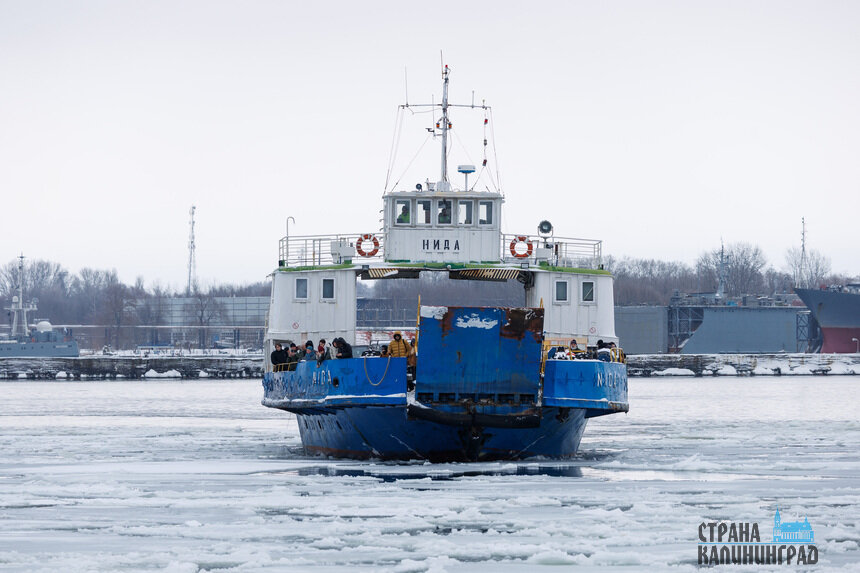 Паром на Балтийскую косу не берёт машины | Фото: Александр Мелехов