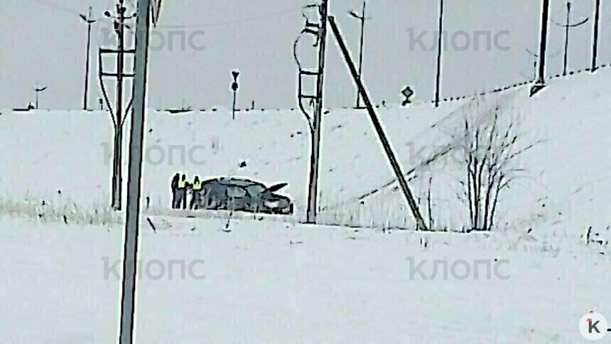 В Калининграде Land Cruiser вылетел с Большой окружной, перевернулся и скатился в кювет (фото) - Новости Калининграда | Фото: очевидец