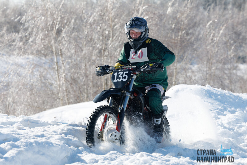 Снег летел во все стороны | Фото: Александр Мелехов