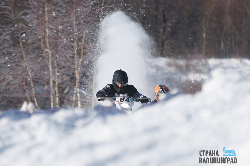 Снег летел во все стороны | Фото: Александр Мелехов