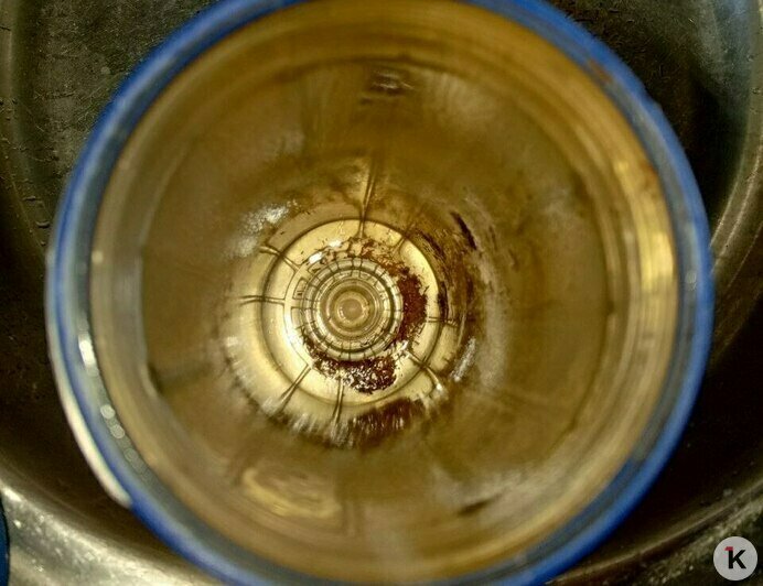 В семье Ксении меняли фильтр на выходных — он оказался полон ржавых хлопьев | Фото: Ксения