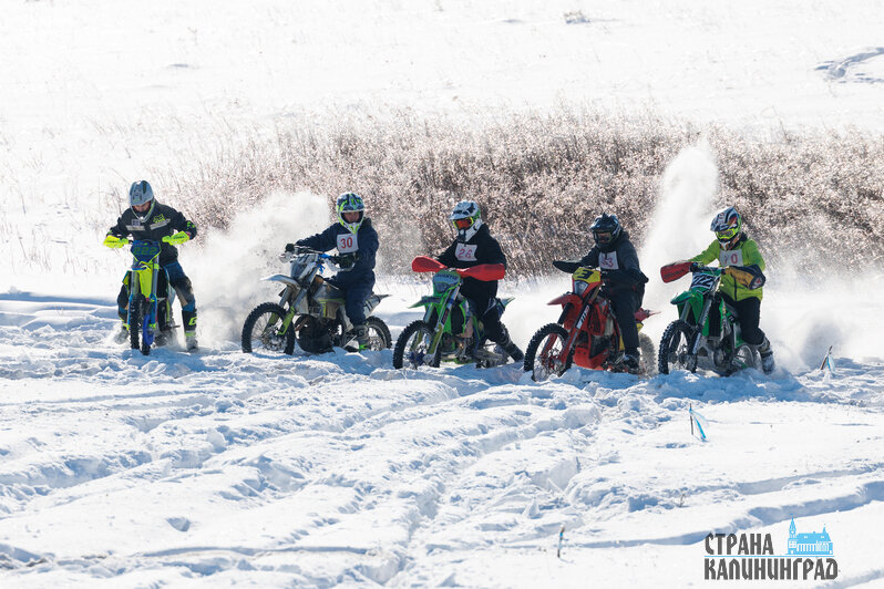Снег летел во все стороны | Фото: Александр Мелехов