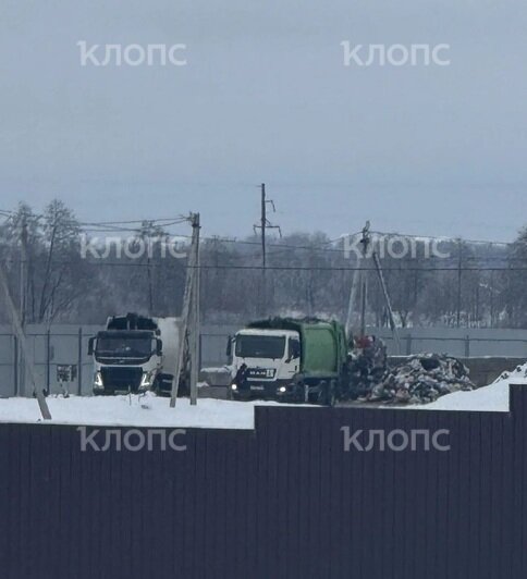 Жители посёлков под Калининградом возмущены появлением мусорной базы рядом со своими домами (видео)   - Новости Калининграда | Фото: очевидцы