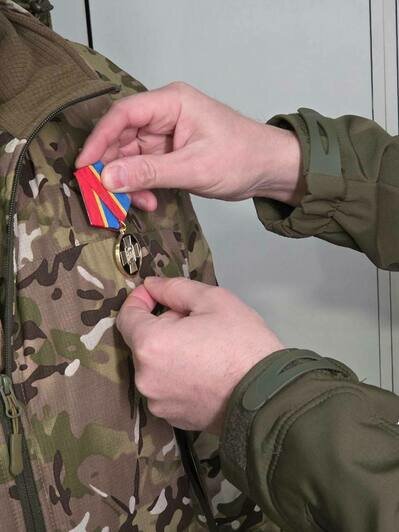 Беспрозванных поздравил участников СВО с 23 Февраля и передал на фронт гуманитарную помощь - Новости Калининграда | Фото: канал губернатора Калининградской области Алексея Беспрозванных / Телеграм