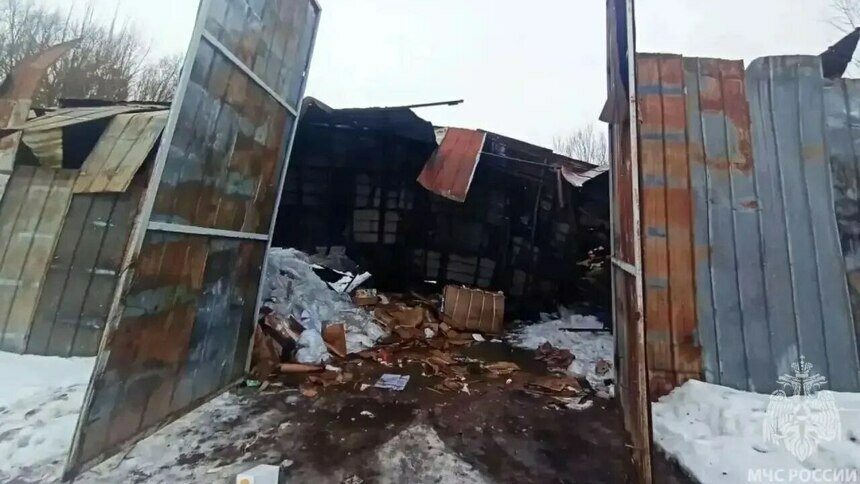 В Московском районе из-за большого количества снега рухнула крыша производственного помещения - Новости Калининграда | Фото: пресс-служба МЧС по Калининградской области