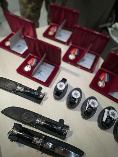 Беспрозванных поздравил участников СВО с 23 Февраля и передал на фронт гуманитарную помощь - Новости Калининграда | Фото: канал губернатора Калининградской области Алексея Беспрозванных / Телеграм