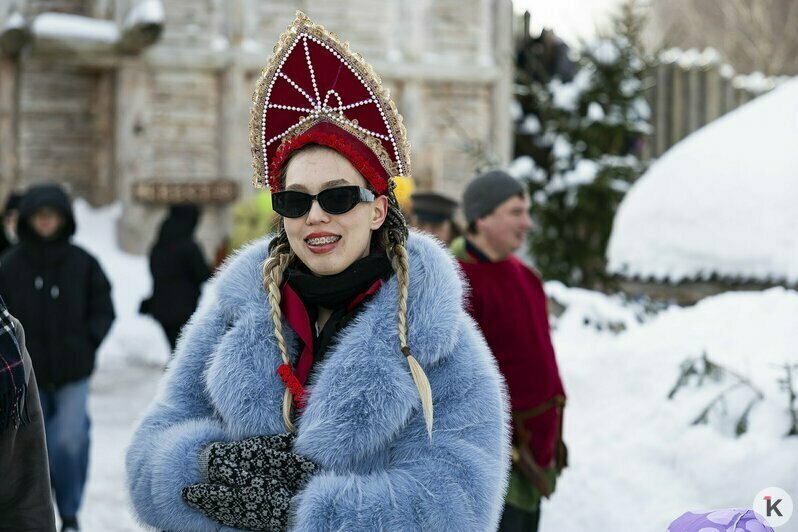 Самую крупную Масленицу области предали огню: как проводили зиму на Каупе под Зеленоградском (фоторепортаж) - Новости Калининграда | Фото: Александр Подгорчук / «Клопс»