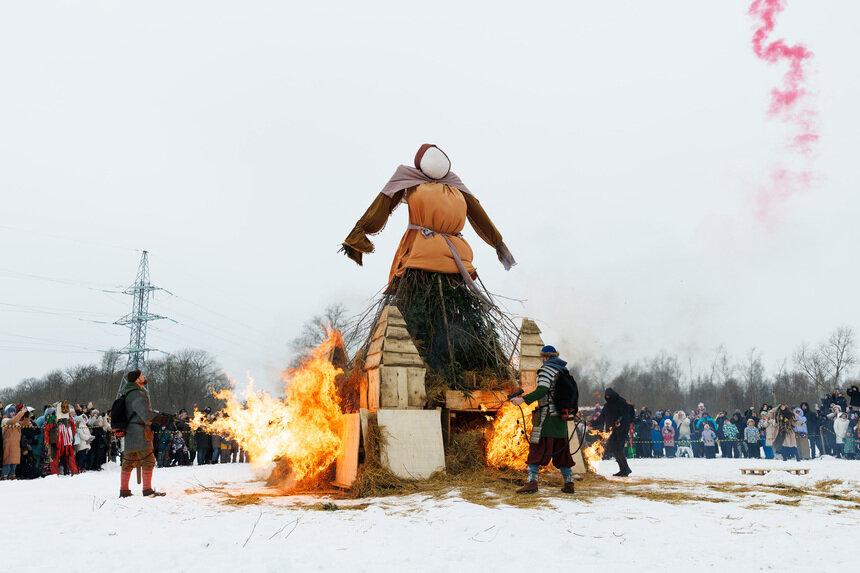 Чучело сожгли, ждем весну - Масленица в Калининграде  | Фото: Александр Мелехов