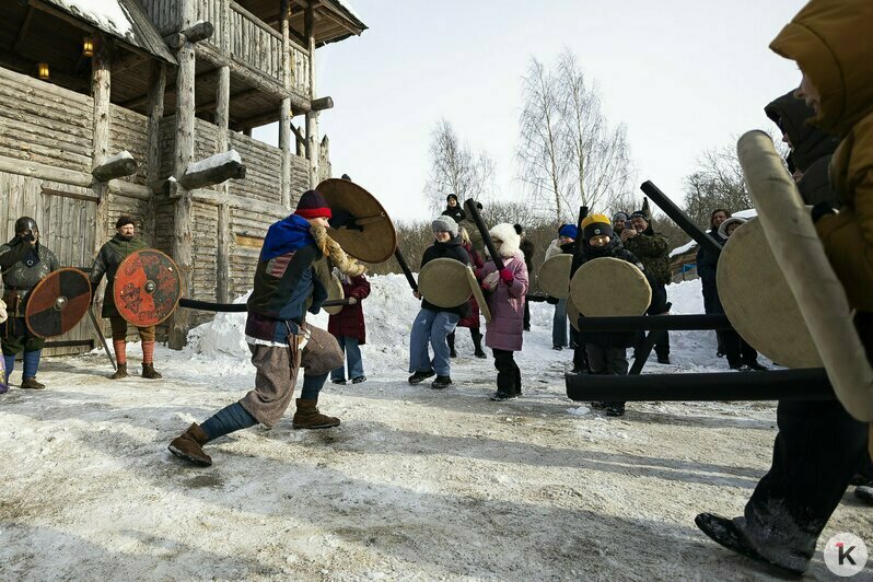 Самую крупную Масленицу области предали огню: как проводили зиму на Каупе под Зеленоградском (фоторепортаж) - Новости Калининграда | Фото: Александр Подгорчук / «Клопс»