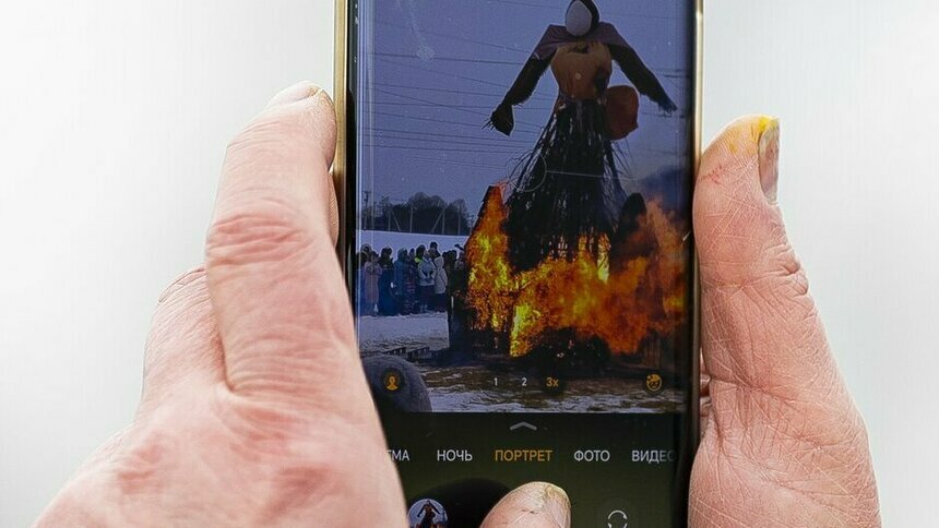 Самую крупную Масленицу области предали огню: как проводили зиму на Каупе под Зеленоградском (фоторепортаж) - Новости Калининграда | Фото: Александр Подгорчук / «Клопс»