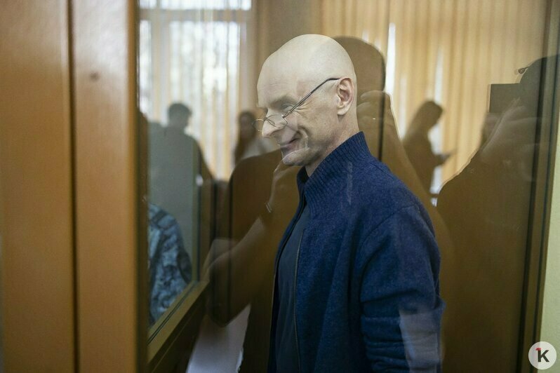 «Говорящая» толстовка и полный зал бывших коллег: как оглашали приговор Фёдорову и Мялкиной (фото)    - Новости Калининграда | Фото: Александр Подгорчук / «Клопс»