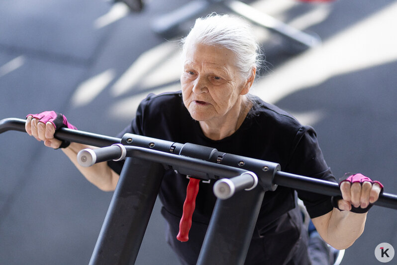 Штанга — любовь моя: как калининградская пенсионерка в 80 лет стала чемпионом по пауэрлифтингу (фото, видео)   - Новости Калининграда | Фото: Александр Подгорчук / «Клопс»