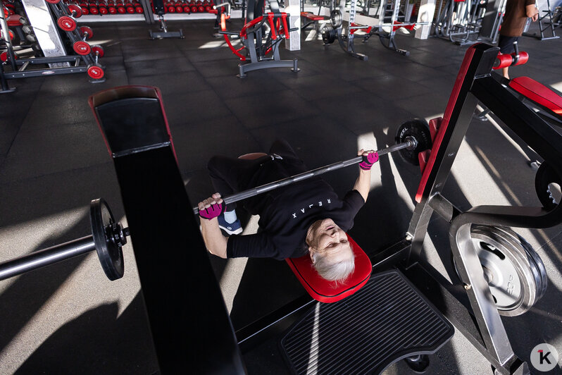 Штанга — любовь моя: как калининградская пенсионерка в 80 лет стала чемпионом по пауэрлифтингу (фото, видео)   - Новости Калининграда | Фото: Александр Подгорчук / «Клопс»