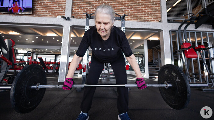 Штанга — любовь моя: как калининградская пенсионерка в 80 лет стала чемпионом по пауэрлифтингу (фото, видео)   - Новости Калининграда | Фото: Александр Подгорчук / «Клопс»